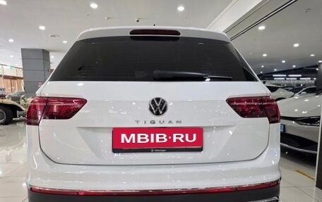 Volkswagen Tiguan II, 2022 год, 2 910 000 рублей, 3 фотография