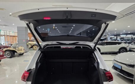 Volkswagen Tiguan II, 2022 год, 2 910 000 рублей, 12 фотография