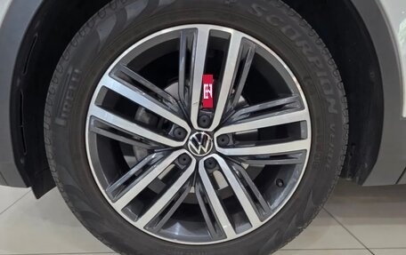 Volkswagen Tiguan II, 2022 год, 2 910 000 рублей, 13 фотография