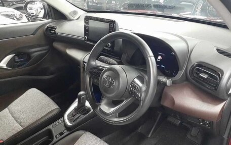 Toyota Yaris Cross, 2022 год, 1 410 000 рублей, 9 фотография