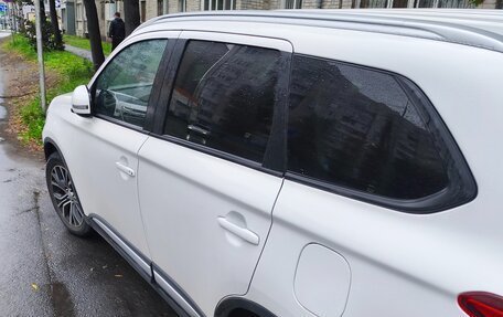 Mitsubishi Outlander III рестайлинг 3, 2018 год, 3 000 000 рублей, 3 фотография