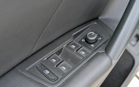 Volkswagen Tiguan II, 2020 год, 3 100 000 рублей, 24 фотография