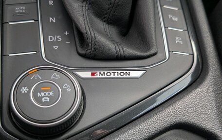 Volkswagen Tiguan II, 2020 год, 3 100 000 рублей, 23 фотография