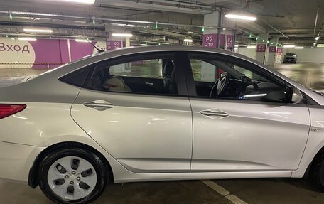 Hyundai Solaris II рестайлинг, 2016 год, 790 000 рублей, 3 фотография