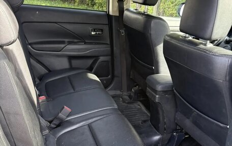 Mitsubishi Outlander III рестайлинг 3, 2016 год, 2 000 000 рублей, 5 фотография