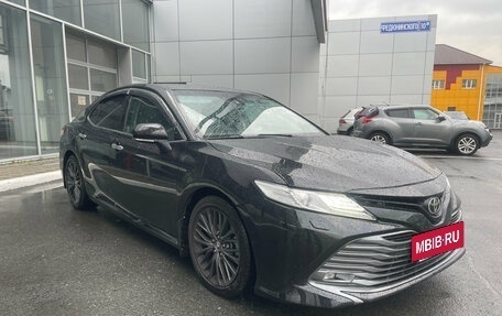 Toyota Camry, 2019 год, 2 350 000 рублей, 4 фотография