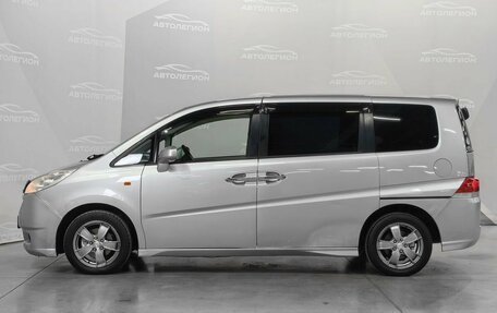 Honda Stepwgn III, 2005 год, 750 000 рублей, 2 фотография