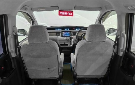 Honda Stepwgn III, 2005 год, 750 000 рублей, 16 фотография