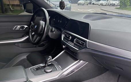 BMW 3 серия, 2019 год, 3 700 000 рублей, 26 фотография