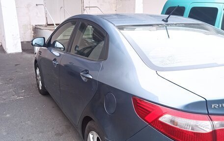 KIA Rio III рестайлинг, 2011 год, 700 000 рублей, 2 фотография