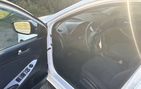 Hyundai Solaris II рестайлинг, 2016 год, 860 000 рублей, 11 фотография