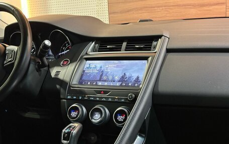 Jaguar E-Pace, 2018 год, 2 799 000 рублей, 14 фотография