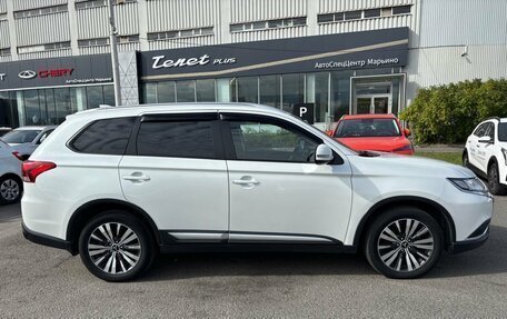 Mitsubishi Outlander III рестайлинг 3, 2019 год, 1 785 000 рублей, 5 фотография