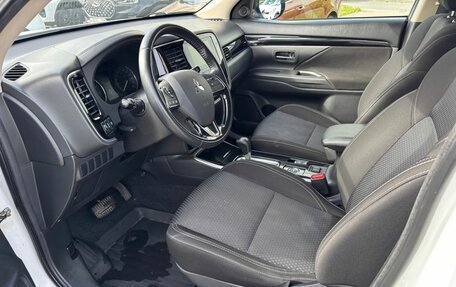Mitsubishi Outlander III рестайлинг 3, 2019 год, 1 785 000 рублей, 9 фотография
