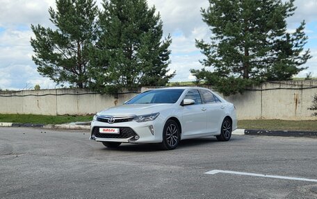 Toyota Camry, 2017 год, 2 450 000 рублей, 4 фотография