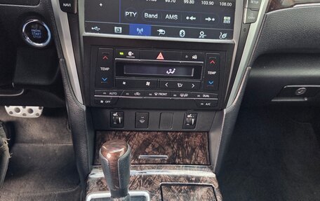 Toyota Camry, 2017 год, 2 450 000 рублей, 10 фотография