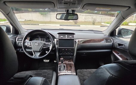 Toyota Camry, 2017 год, 2 450 000 рублей, 9 фотография