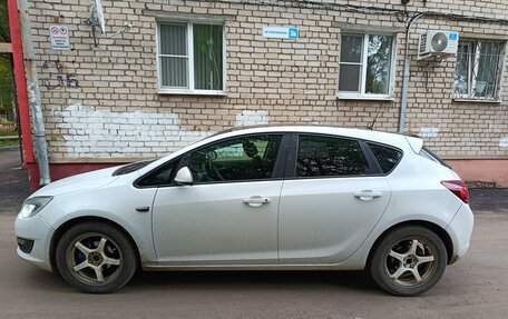 Opel Astra J, 2011 год, 650 000 рублей, 4 фотография