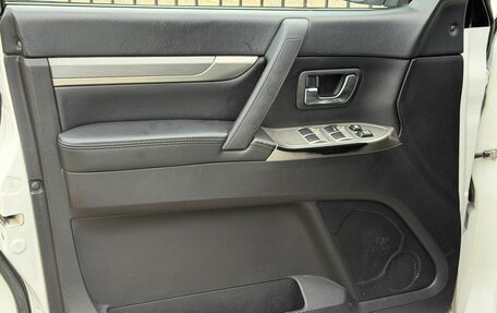 Mitsubishi Pajero IV, 2011 год, 1 899 000 рублей, 18 фотография