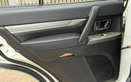 Mitsubishi Pajero IV, 2011 год, 1 899 000 рублей, 22 фотография