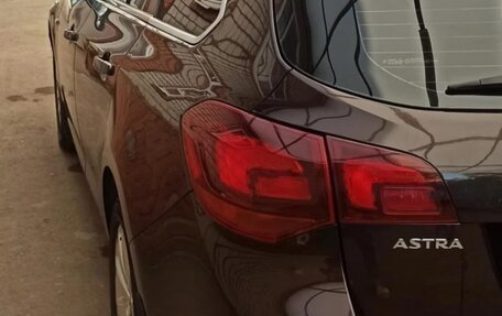 Opel Astra J, 2011 год, 820 000 рублей, 4 фотография