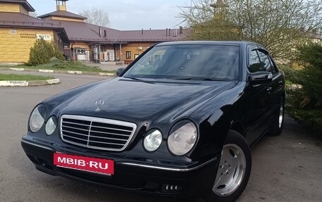 Mercedes-Benz E-Класс, 2001 год, 1 000 000 рублей, 3 фотография