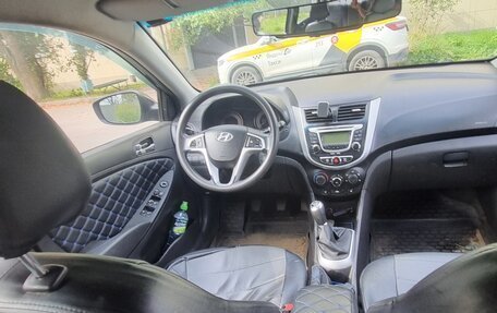Hyundai Solaris II рестайлинг, 2011 год, 400 000 рублей, 11 фотография