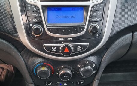 Hyundai Solaris II рестайлинг, 2011 год, 400 000 рублей, 13 фотография