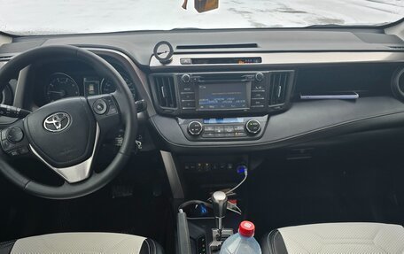 Toyota RAV4, 2015 год, 2 150 000 рублей, 10 фотография