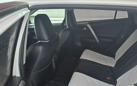 Toyota RAV4, 2015 год, 2 150 000 рублей, 11 фотография