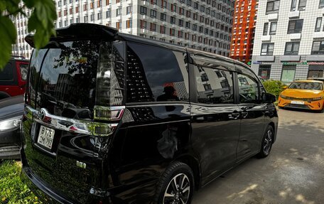 Toyota Voxy III, 2018 год, 1 850 000 рублей, 5 фотография