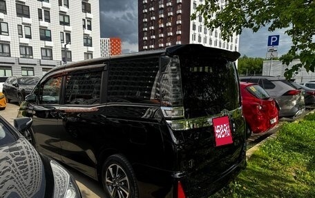 Toyota Voxy III, 2018 год, 1 850 000 рублей, 4 фотография