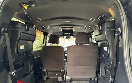 Toyota Voxy III, 2018 год, 1 850 000 рублей, 18 фотография