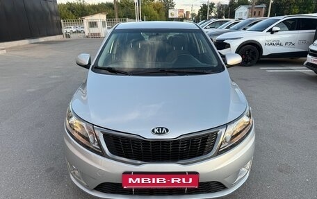 KIA Rio III рестайлинг, 2015 год, 945 000 рублей, 2 фотография