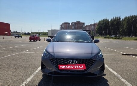 Hyundai Solaris II рестайлинг, 2021 год, 1 650 000 рублей, 2 фотография
