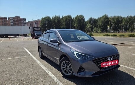Hyundai Solaris II рестайлинг, 2021 год, 1 650 000 рублей, 3 фотография