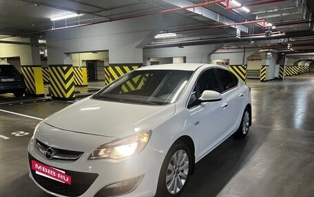 Opel Astra J, 2012 год, 800 000 рублей, 2 фотография