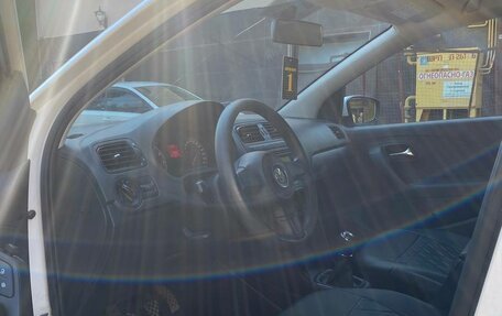 Volkswagen Polo VI (EU Market), 2012 год, 900 000 рублей, 16 фотография