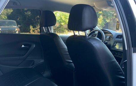 Volkswagen Polo VI (EU Market), 2012 год, 900 000 рублей, 17 фотография