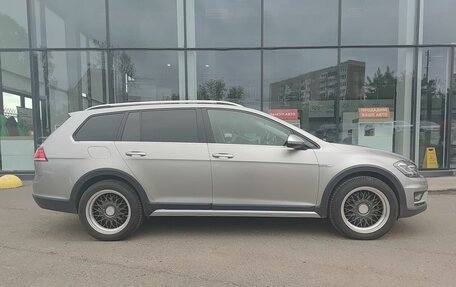 Volkswagen Golf VII, 2017 год, 1 899 000 рублей, 5 фотография
