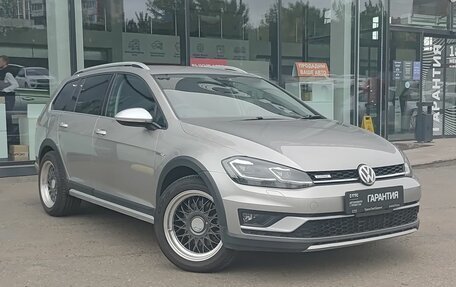 Volkswagen Golf VII, 2017 год, 1 899 000 рублей, 3 фотография