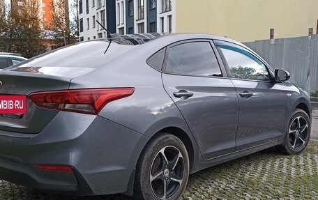 Hyundai Solaris II рестайлинг, 2017 год, 1 100 000 рублей, 3 фотография