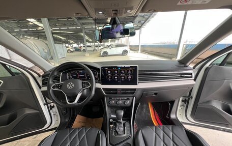 Volkswagen Tiguan II, 2022 год, 1 840 000 рублей, 12 фотография
