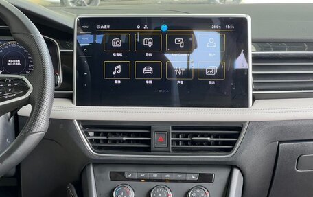 Volkswagen Tiguan II, 2022 год, 1 840 000 рублей, 11 фотография