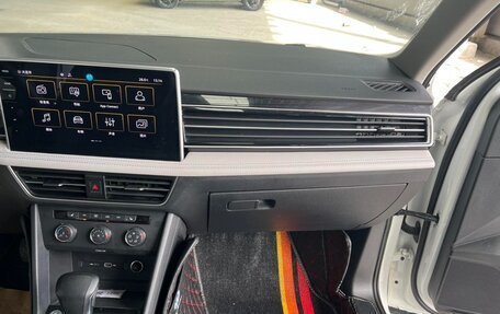 Volkswagen Tiguan II, 2022 год, 1 840 000 рублей, 9 фотография