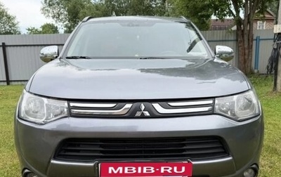 Mitsubishi Outlander III рестайлинг 3, 2013 год, 1 100 000 рублей, 1 фотография