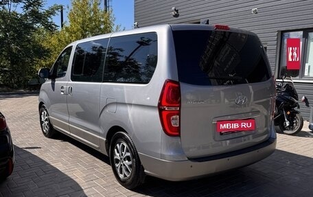 Hyundai H-1 II рестайлинг, 2019 год, 3 000 000 рублей, 4 фотография