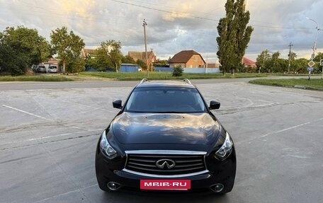 Infiniti QX70, 2014 год, 1 950 000 рублей, 3 фотография