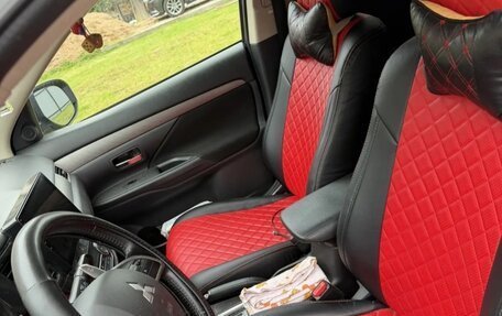 Mitsubishi Outlander III рестайлинг 3, 2013 год, 1 100 000 рублей, 5 фотография