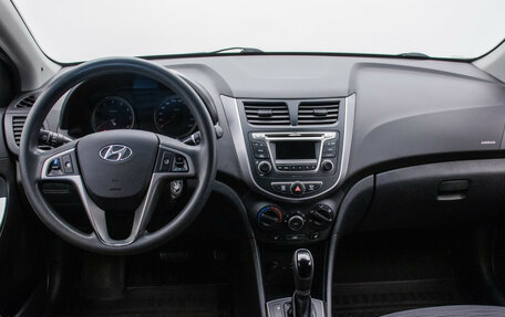 Hyundai Solaris II рестайлинг, 2015 год, 985 000 рублей, 13 фотография